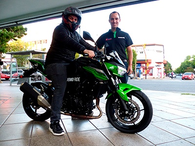 Kawasaki junto a sus clientes de Mar del Plata en Arrate Motos